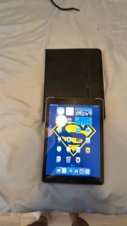 Apple IPad A1954 is the Wi-Fi + Cellular vApple iPad (6th Generation),
