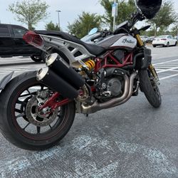 2022 Indian FTR Carbon 1200 Like New