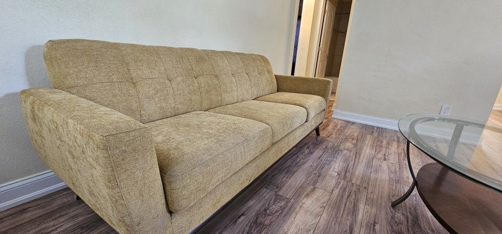 Sofa (Pick Up only) First come, first serve .