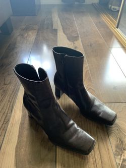 7 Ladies Pairs Of Shoes