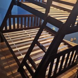 Twin Over Full Bunk Bed With Twin Trundle 