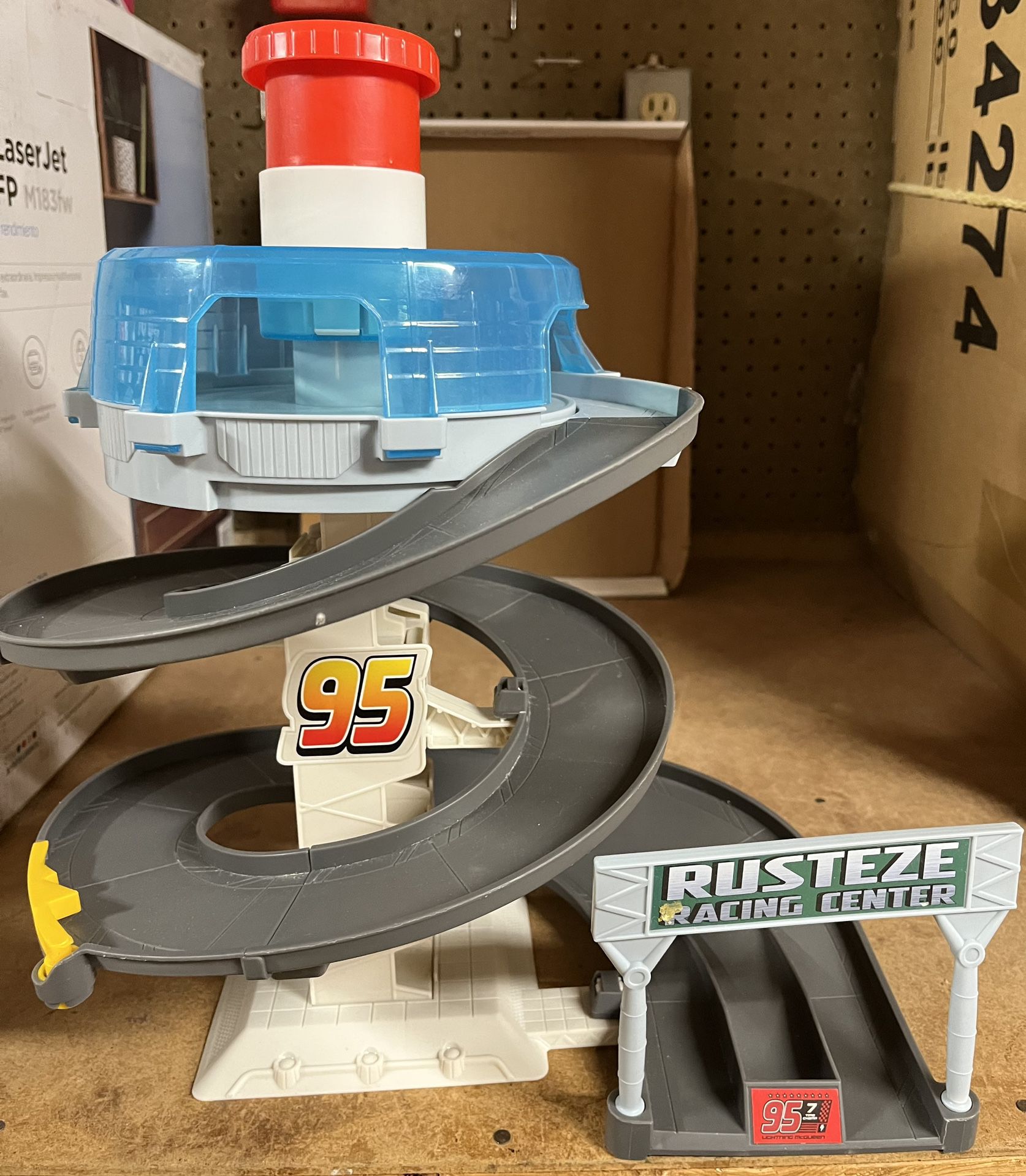 Disney Pixar Dinoco Car Wash & Disney Pixar Mini Race Ruz-Eze Spinning Race