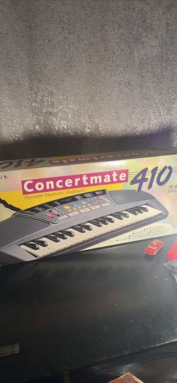 Portable electronic keyboard