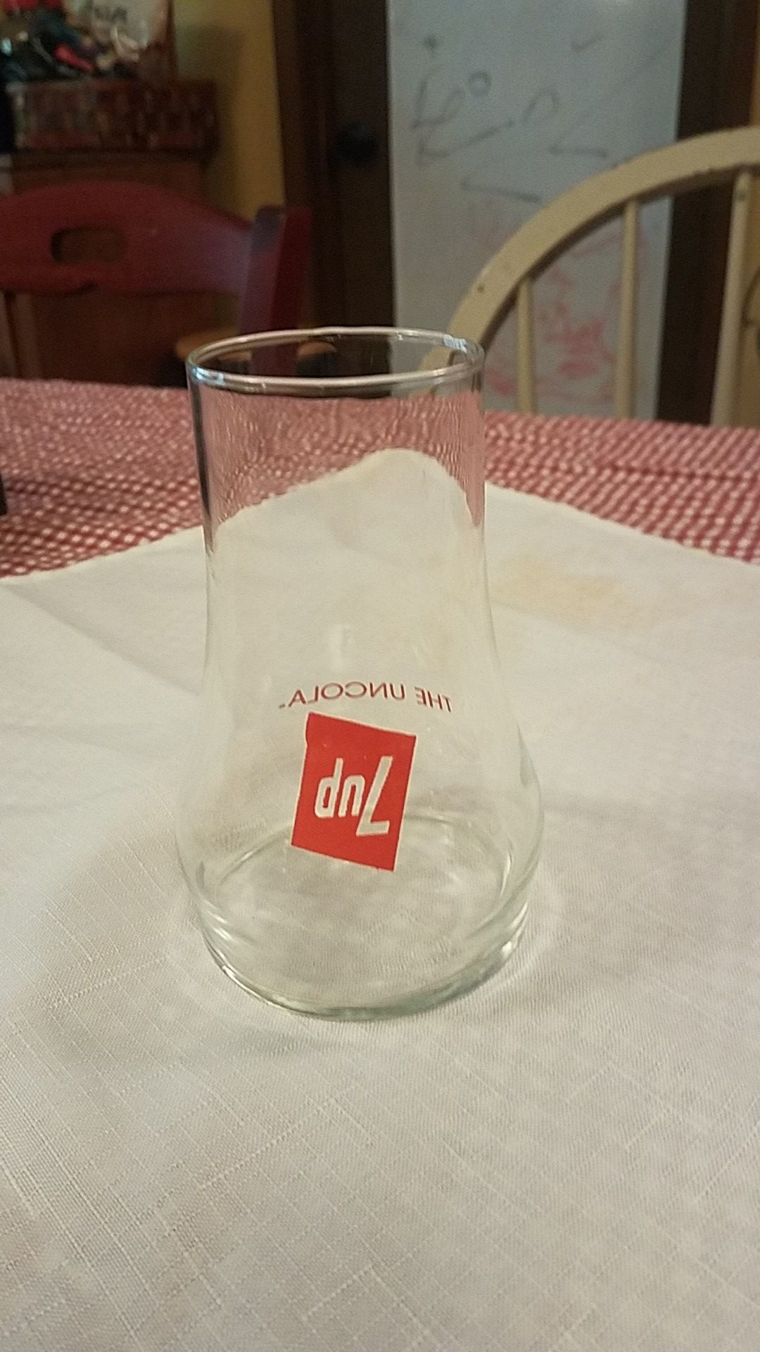 Stylized 7-Up Fountain Glass