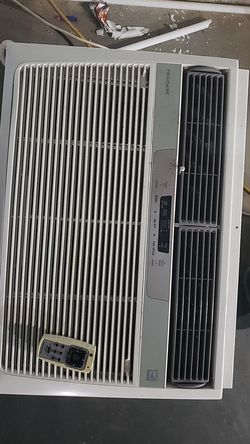 FRIGIDAIRE 22,000 BTU AIR CONDITIONAIR $250