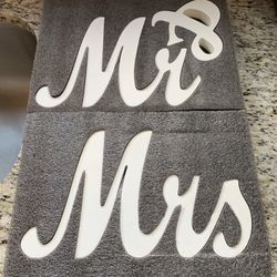 Mr & Mrs White Wood Sign