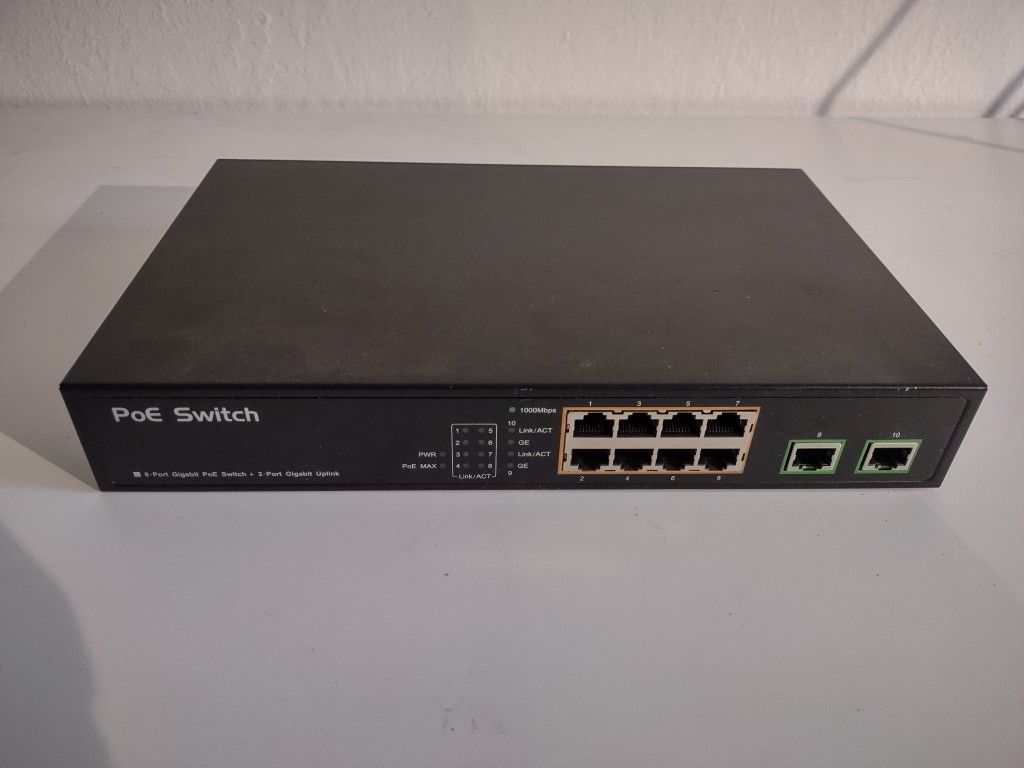 PoE Router with Dual Gigabit Uplink