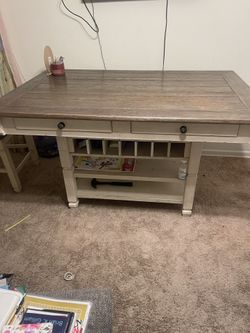 Table 4 Chairs Dresser Head Board Foot Board Rails Girls