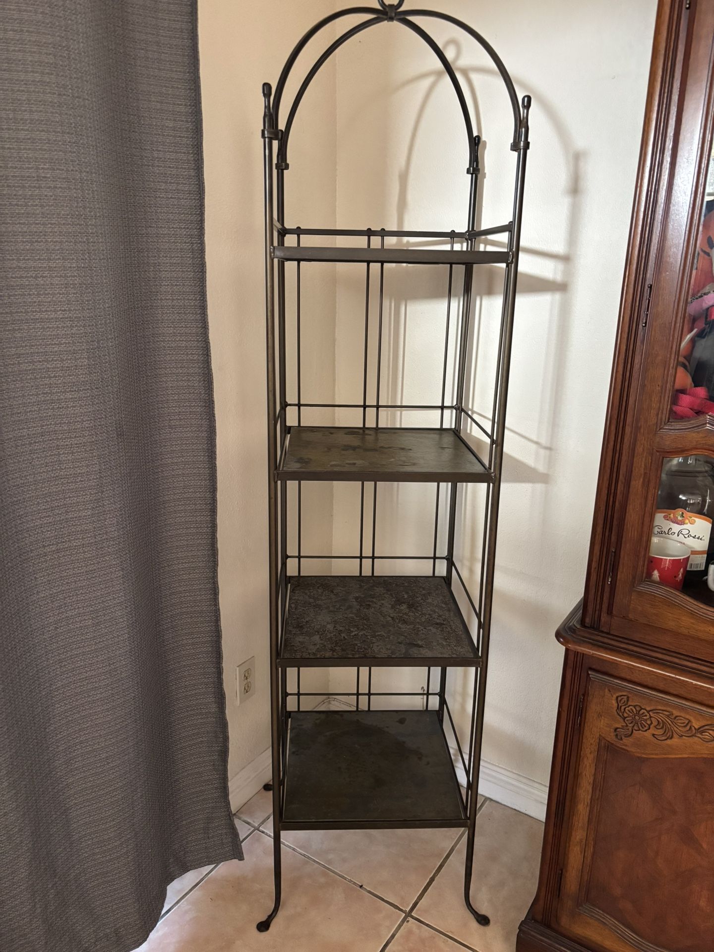 Iron Shelve Heavy And Sturdy