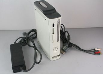 Microsoft Xbox 360 HDD White Console w/ Power & AV cables