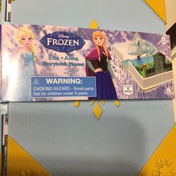 DISNEY FROZEN STORY BOOK PLAYSET NEW 