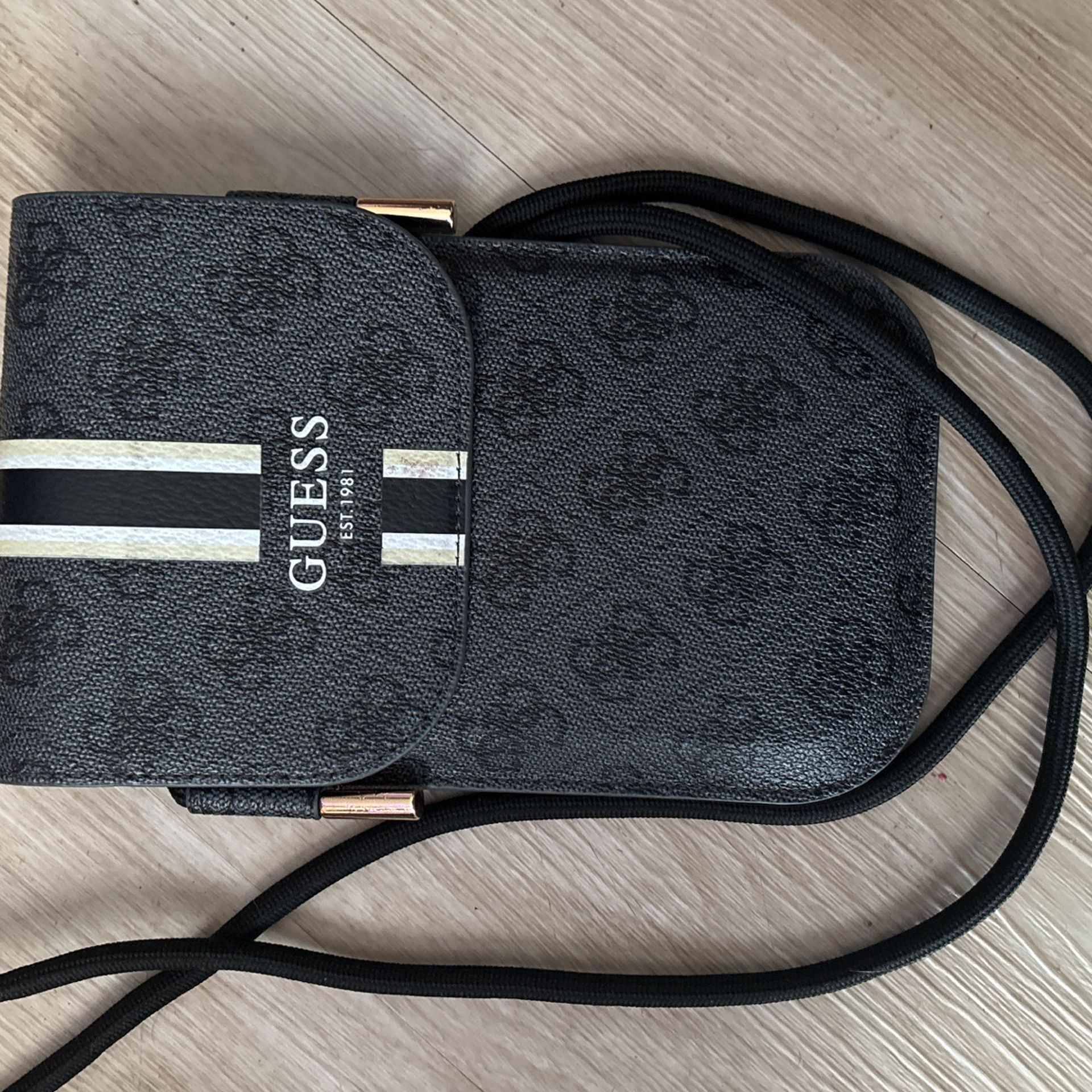 Guess Wallet Bag For Phone