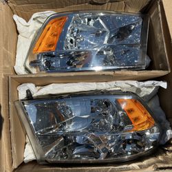 Used Dodge Ram Headlights 09-18 Small Water Leak
