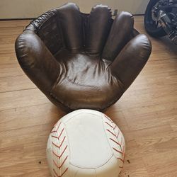 Childs Baseball Glove Chair
