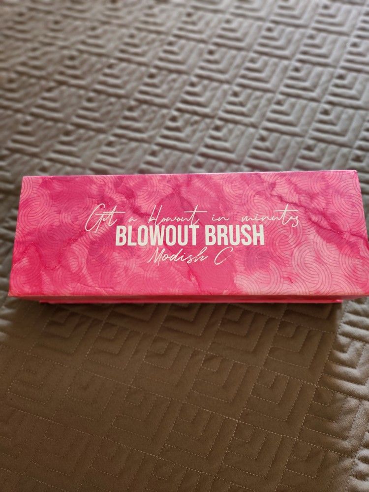 New BLOWOUT BRUSH