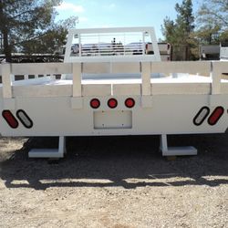 R~U~READY SALE"CLEAR CHOICES"=GOOSENECK, NIGHT & DAY WORKDECK, STAKEBED. auto parts accessories