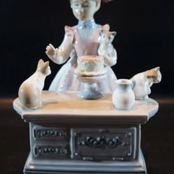 Lladro Birthday Party Item #6134 RETIRED Mint condition Girl W Cake Cats Table.