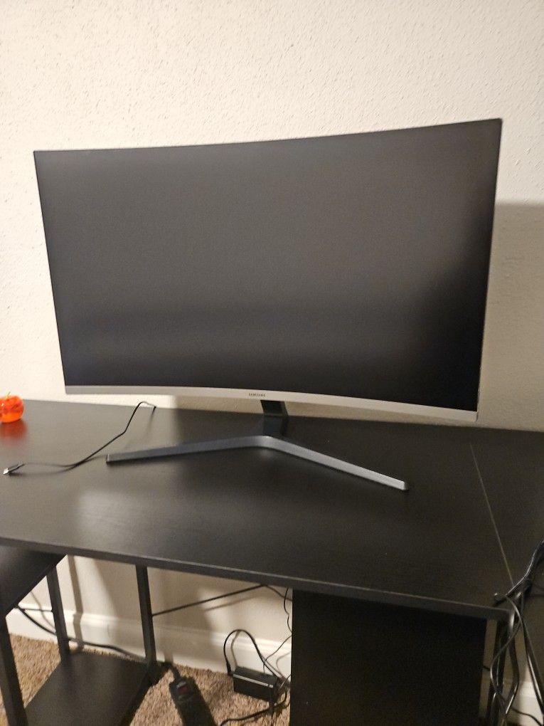 32 Inch Curved Samsung Monitor 