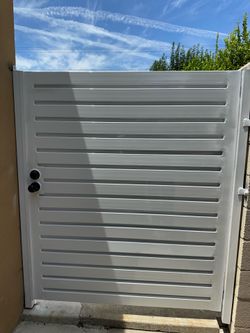 Custom gate