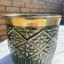 Green & Gold Plant Pot $5