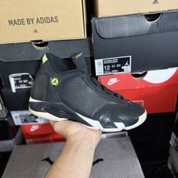 Jordan Indiglo 14s size 8 USED 