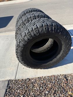 Goodyear wrangler duratrac 325/65r18 set of 3
