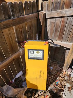 Battery And Car Charger/jumper