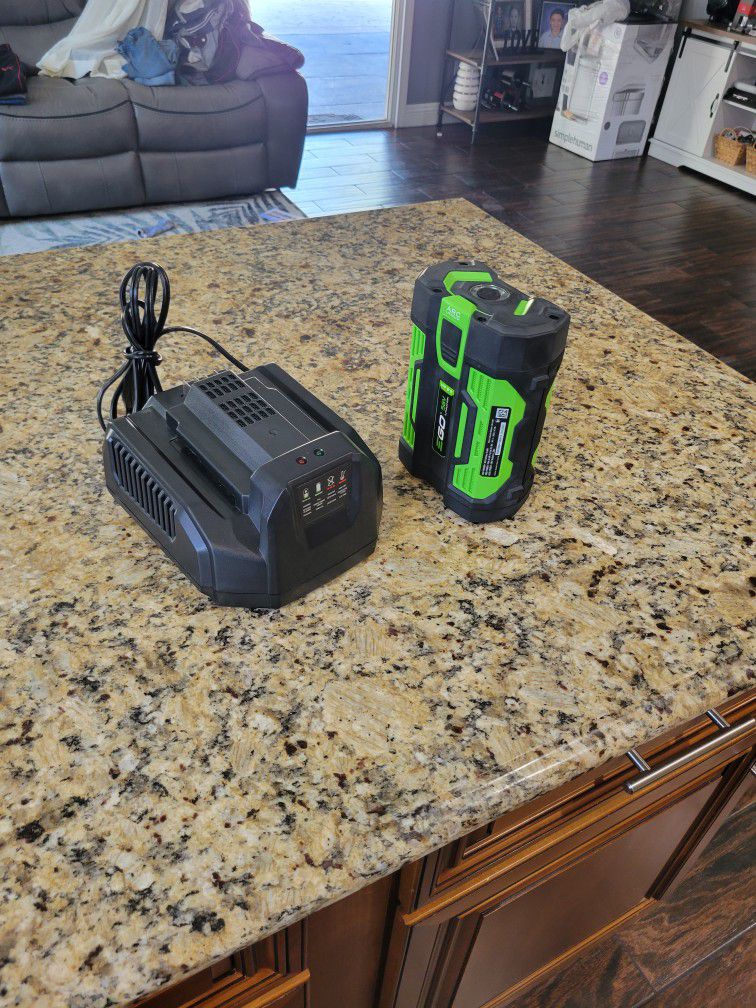 Ego Battery And Charger 2.5ah New 
