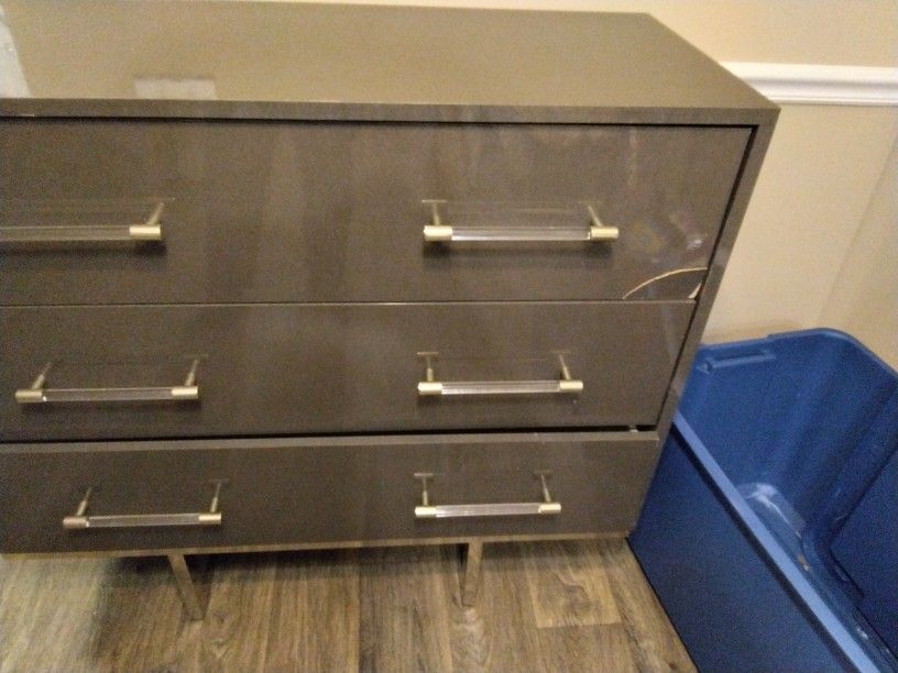 Free Heavy Dresser