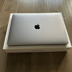 MacBook Pro M1 8-Core CPU and 8-Core GPU 13" (Late 2020) 256GB 