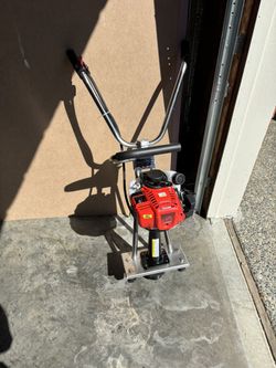 Brand New Powered Concrete Screed