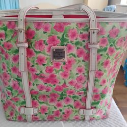 Dooney & Bourke Petunia floral pattern w/green background tote
