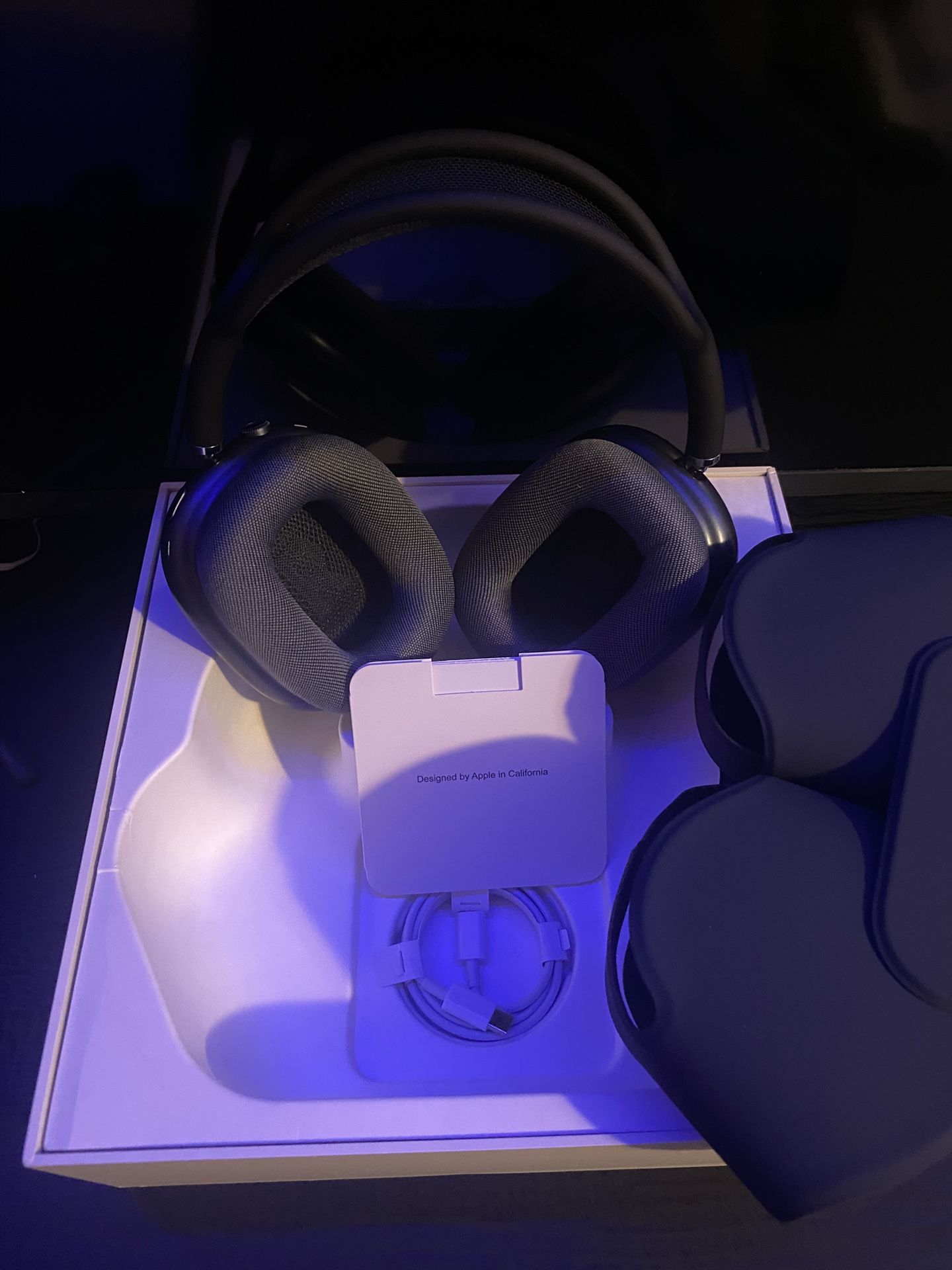 AirPods Max Midnight USB C