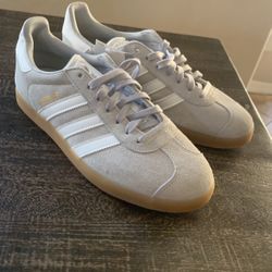 Adidas Gazelle Size 7