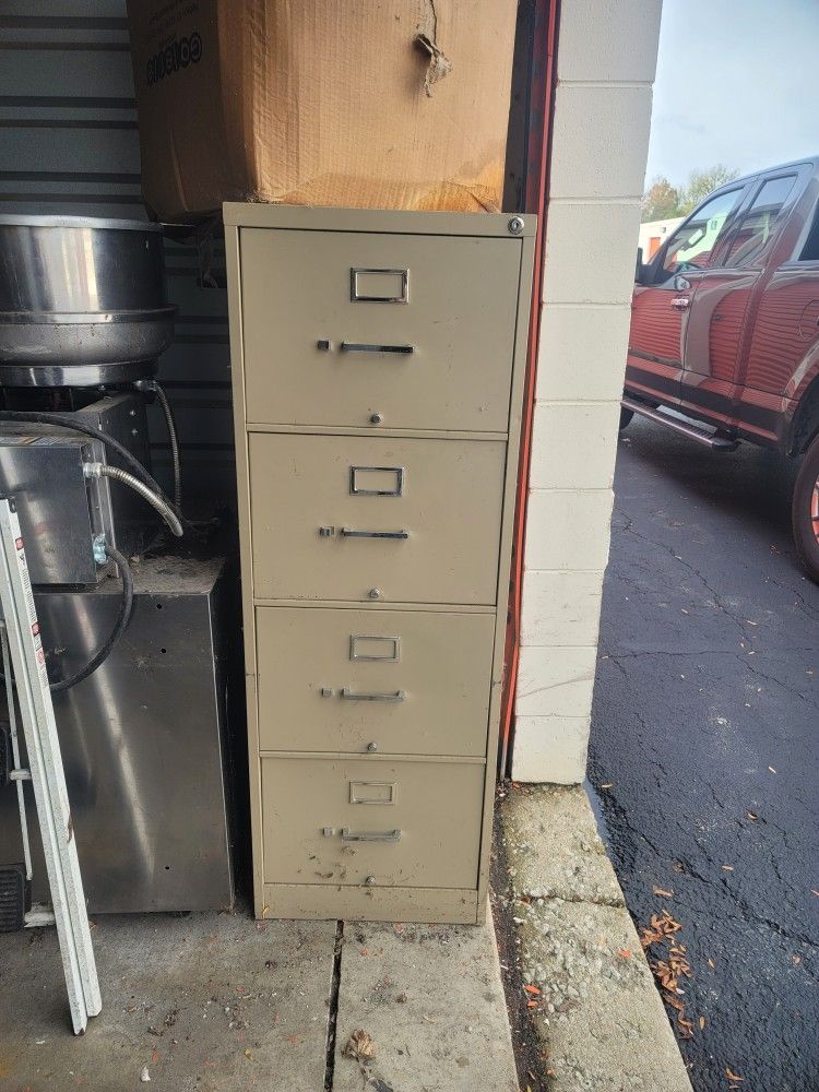 4 DRAWER METAL FILING CABINET
