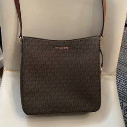 Michael Kors Messenger Bag
