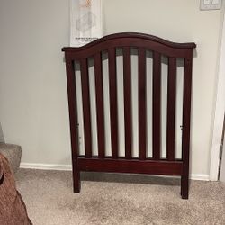 Baby Crib, Cherry Wood Color, Excellent Condition. $50