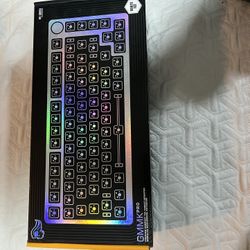 GMMK PRO - Barebone white keyboard 