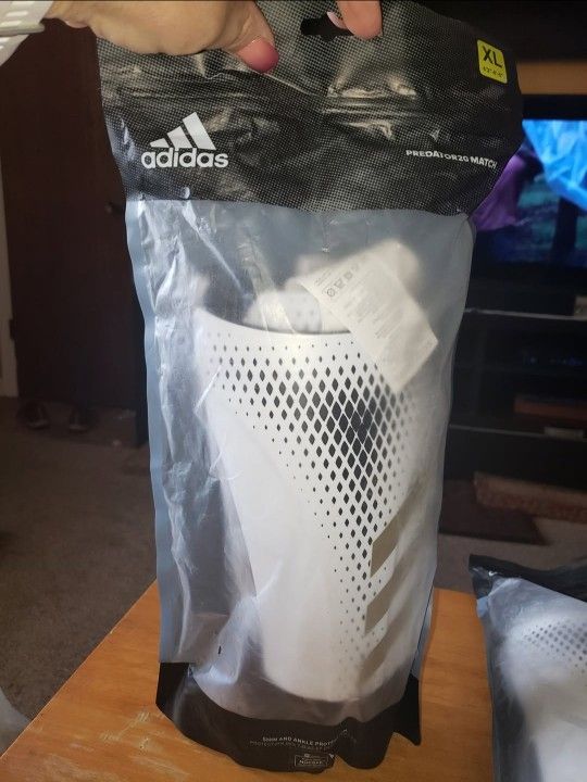🎆Adidas 20 MTC Shin Guard(unisex-child) FOR SPORTS