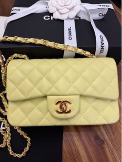 Mini flap back Chanel yellow