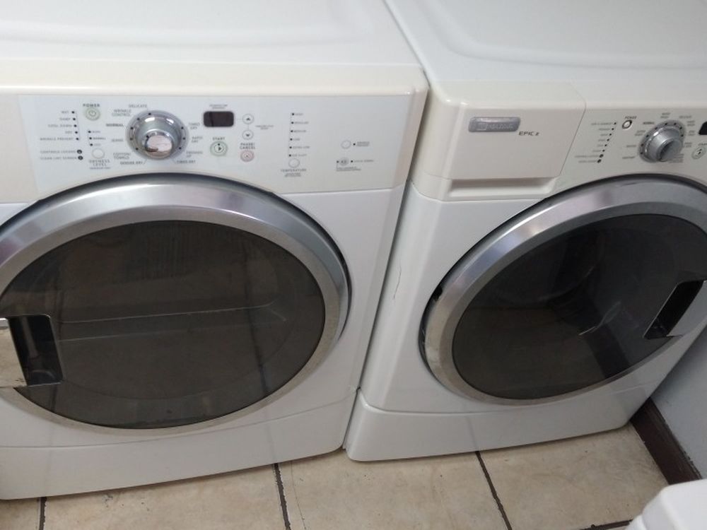 Full Capacity Front Load Washer And Dryer Set