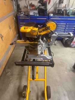 DeWalt XPS Miter Saw with Rolling Stand