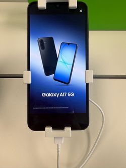 Samsung Galaxy A17 & Headphones