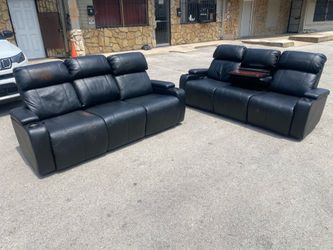 Beautiful Black Leather Recliner Set! Charger ports! Cupholders! Delivery Available!