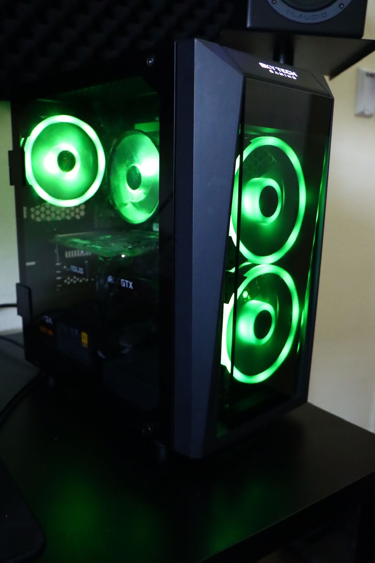 GAMING COMPUTER