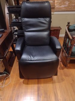 Zero Gravity Recliner