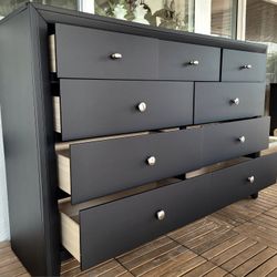 Wow, Nice Dresser!!
