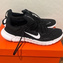 Nike Shoe 10.5 Size 