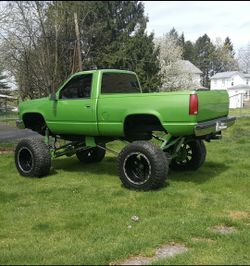 Lifted chevy 40s 22x14 wheels