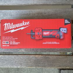 Milwaukee M18 Lithium-lon Cordless Drywall Cut Out Rotary Tool.  Brand NEW.  Tool Only. NUEVO.